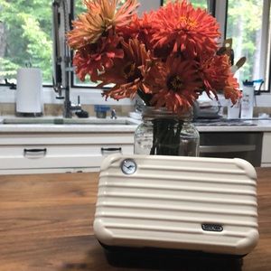 Lufthansa Rimowa Women’s White First Class Amenity Kit - Never Opened